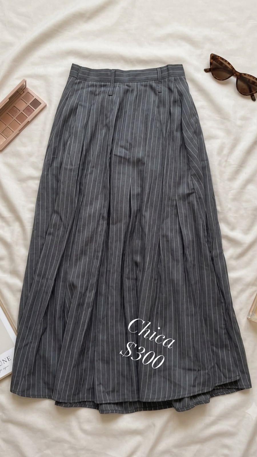 Falda gris