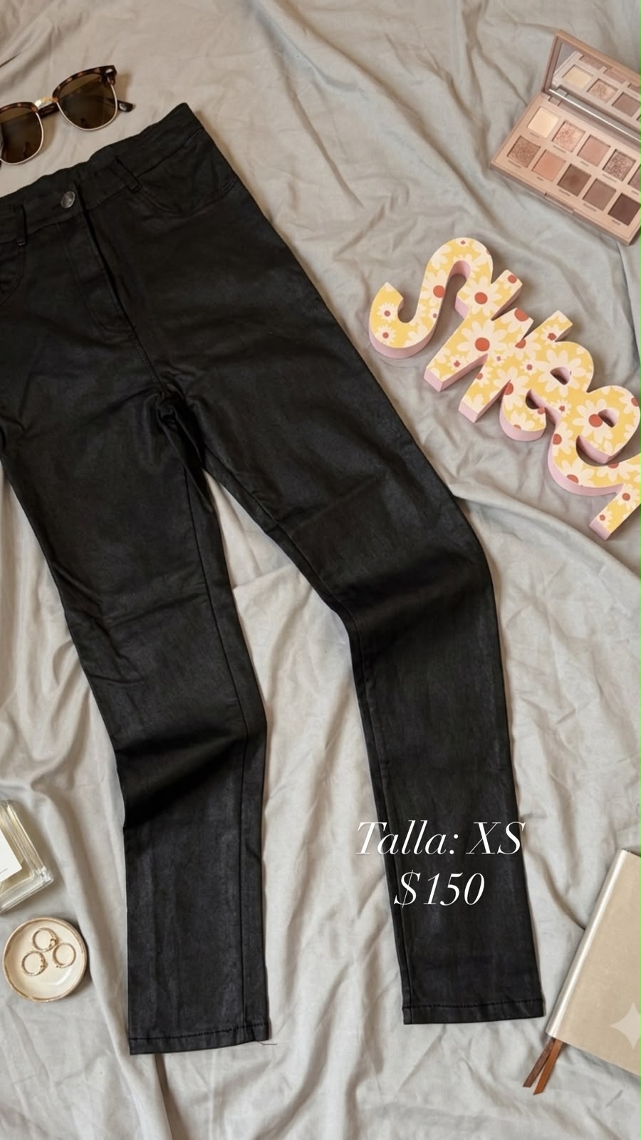 Pantalón encerado negro