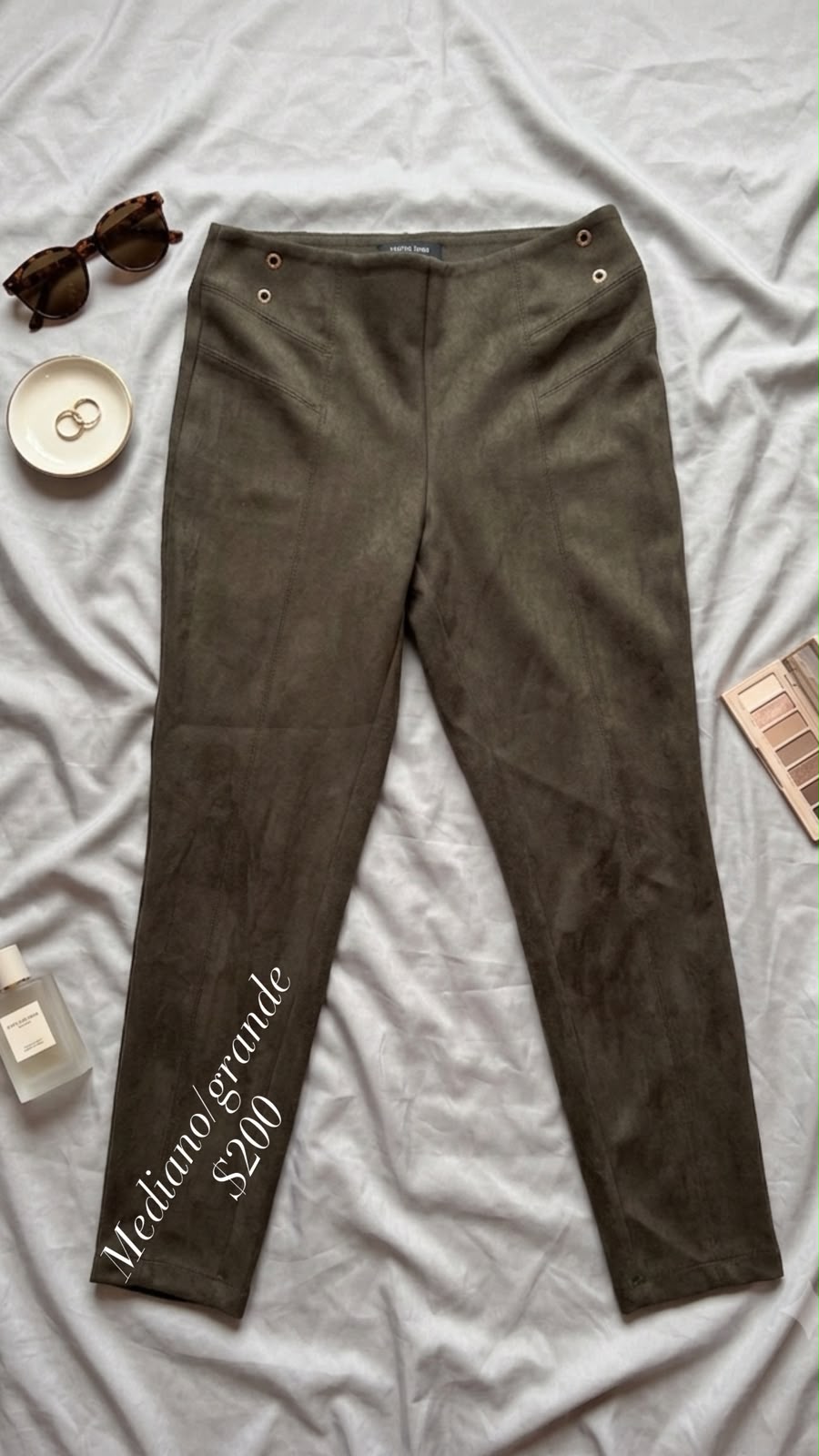 Pantalón gamuza verde oliva